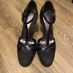 Banana Republic T-Strap Suede Tina Heels Size 9 1/2